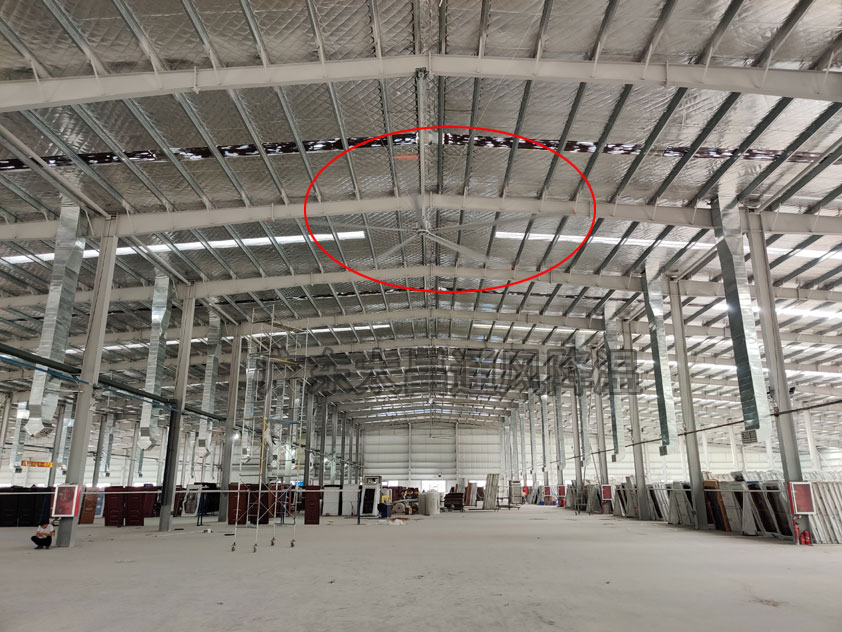 鋼結(jié)構(gòu)廠房通風(fēng)降溫有什么好的處理方法？