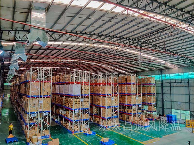 倉(cāng)庫(kù)使用大型工業(yè)吊扇