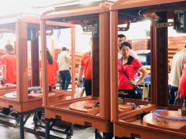 潤東方環(huán)?？照{(diào)|解決廠房降溫通風(fēng)效果好